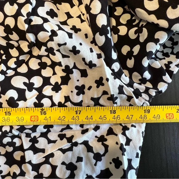 Talbots Abstract Clover Black White Peasant Blouse - Picture 7 of 8